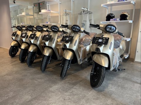 Rasa Berkendara Motor Listrik Smoot De Sultan Bogor-Jakarta, Aman Tanpa Tukar Baterai