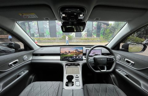 Impresi Awal Chery Tiggo 8 CSH: Sensasi Torsi Jambak Ala Mobil Listrik