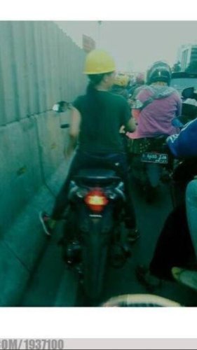 10 Gaya Kocak Pemotor Hindari Tilang, Banyak Akal Tapi Polisi Tetap Waspada