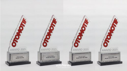 Mobil Hybrid Honda CR-V RS e:HEV – BEST SUV HYBRID DI OTOMOTIF AWARD 2025