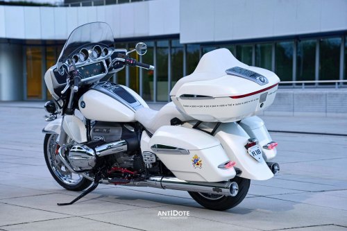 Special Edition BMW R 18 Transcontinental – DIBERKATI OLEH PAUS LEO XIV