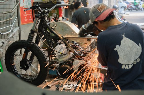 Custom BIke Custom War 2025 – ROYAL ENFIELD HADIRKAN FLAT TRACK GROOVE FT 450