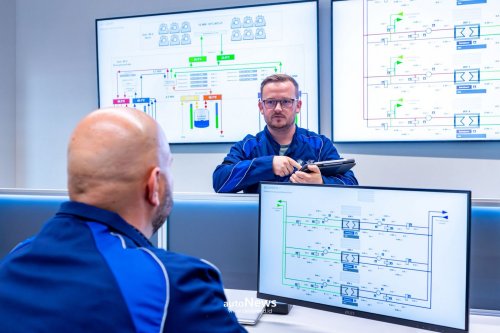 Energy Centre BMW Bangun Jantung Energi Pabrik Baterai –  TANPA GAS FOSIL