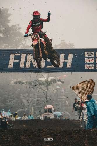 Kejurnas Motocross 2025 Diva Ismayana &amp; Hilman Maksum – BAWA DUCATI DOMINASI PODIUM MX1