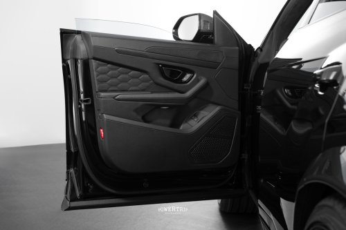 Power Trip BRABUS 900 MINT &amp; SUPERBLACK – SUPER SUV HYBRID 900 HP