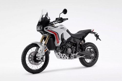 Adventure Bike Ducati DesertX 2026 Resmi Meluncur – MESIN V2 BARU, MAKIN SIAP OFF-ROAD