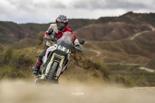 Adventure Bike Ducati DesertX 2026 Resmi Meluncur – MESIN V2 BARU, MAKIN SIAP OFF-ROAD