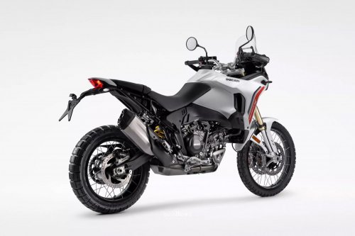 Adventure Bike Ducati DesertX 2026 Resmi Meluncur – MESIN V2 BARU, MAKIN SIAP OFF-ROAD