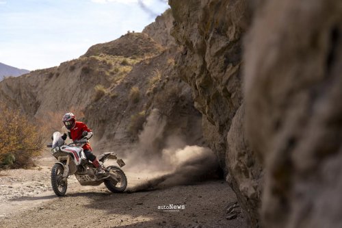 Adventure Bike Ducati DesertX 2026 Resmi Meluncur – MESIN V2 BARU, MAKIN SIAP OFF-ROAD