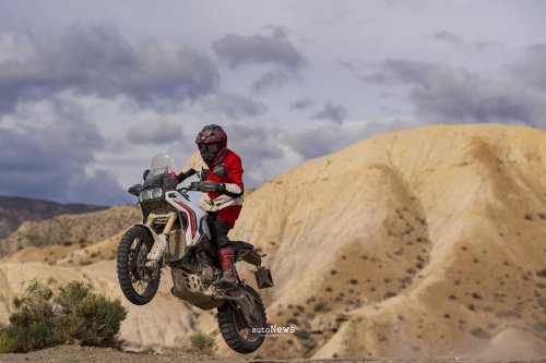 Adventure Bike Ducati DesertX 2026 Resmi Meluncur – MESIN V2 BARU, MAKIN SIAP OFF-ROAD