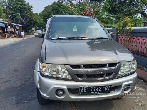 Jangan Keliru, Ini Perbedaan Isuzu Panther Touring dan Grand Touring