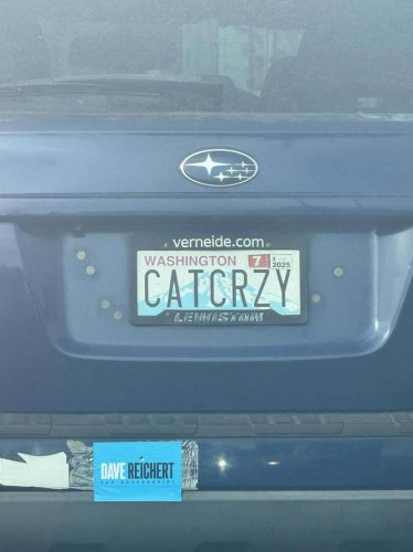 45 Hilarious Personalized License Plates People Found Out In The Wild