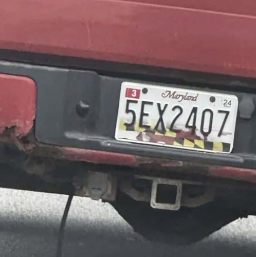 45 Hilarious Personalized License Plates People Found Out In The Wild