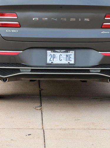 45 Hilarious Personalized License Plates People Found Out In The Wild