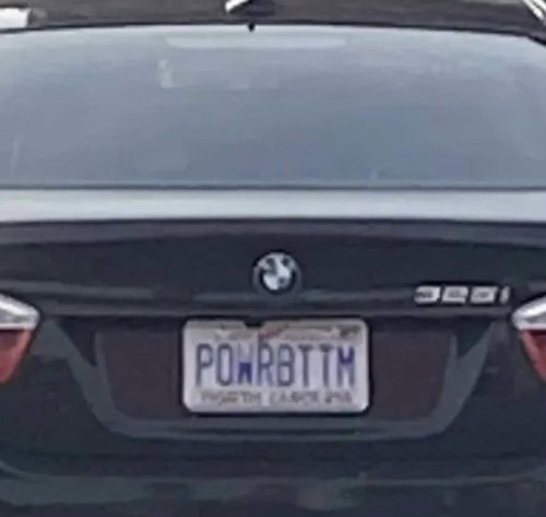45 Hilarious Personalized License Plates People Found Out In The Wild