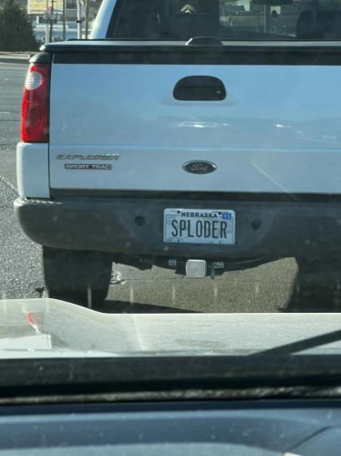 45 Hilarious Personalized License Plates People Found Out In The Wild