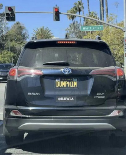 45 Hilarious Personalized License Plates People Found Out In The Wild