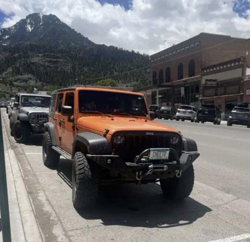 45 Hilarious Personalized License Plates People Found Out In The Wild