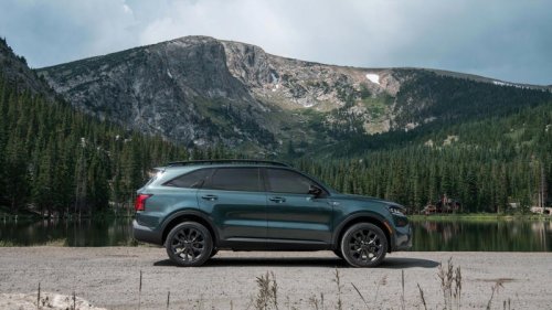 The Three-Row Hybrid SUV That Doesn’t Sacrifice Fuel Efficiency