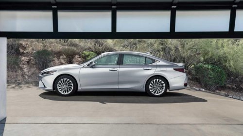 The Hybrid Sedan That Balances Luxury And Practicality Perfectly