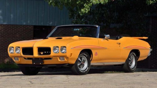 10 Classic American Muscle Cars That Still Dominate Auctions