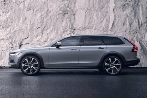 2025 Volvo V90 Cross Country: A Luxe Wagon With Moves Like Jagger