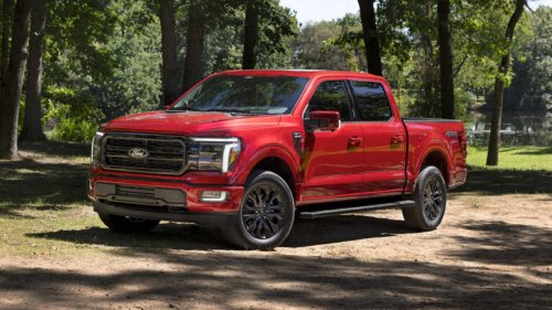 There Are Only 3 Light Duty Full-Size Pickups With A V8 Engine Left For 2025