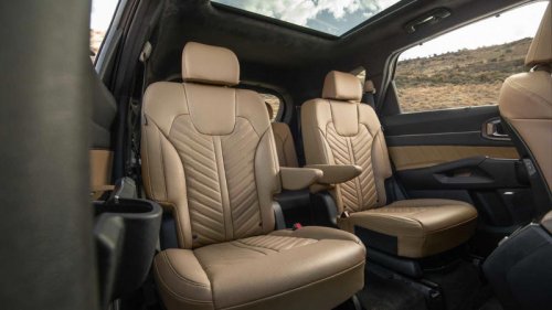 The Three-Row Hybrid SUV That Doesn’t Sacrifice Fuel Efficiency