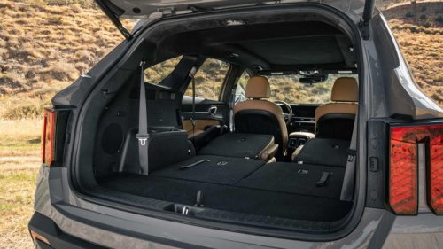 The Three-Row Hybrid SUV That Doesn’t Sacrifice Fuel Efficiency