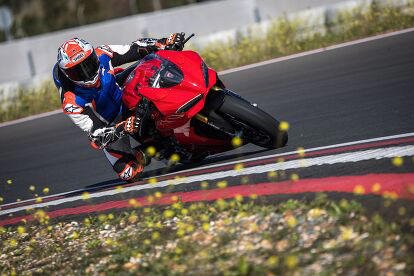 2025 Ducati Panigale V2 S Review – First Ride