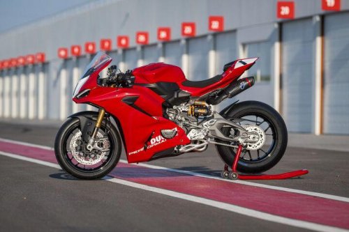 2025 Ducati Panigale V2 S Review – First Ride