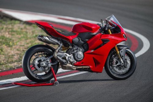 2025 Ducati Panigale V2 S Review – First Ride