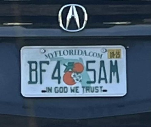 45 Hilarious Personalized License Plates People Found Out In The Wild