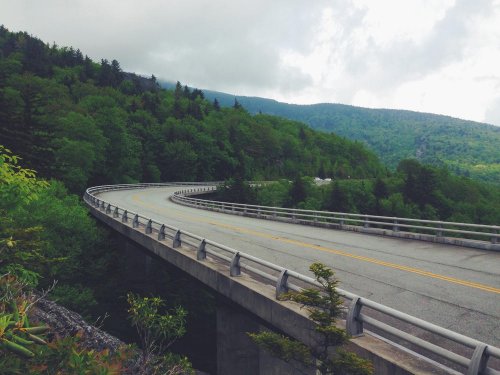 This Floating Road Along North Carolina’s Grandfather Mountain Required Engineers to Reinvent How Roads Are Built