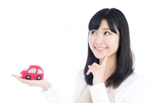 『高級車』って何万円の車を指すの？一般的な定義とは？分類される車種も紹介