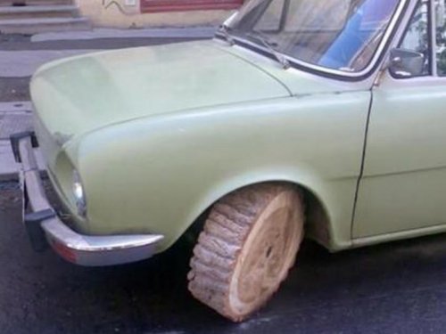 27 Questionable Car Moments That We Want No Part Of