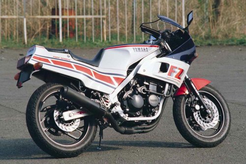 ヤマハ「FZ400R」の系譜｜満を持してデビューを果たした本格レプリカ【バイクの歴史】