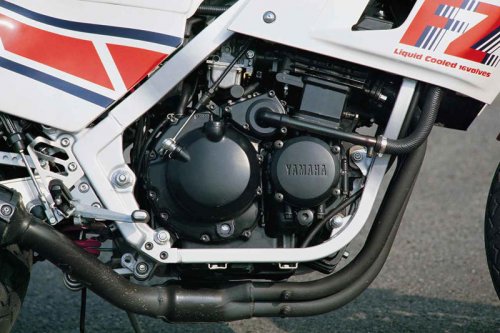 ヤマハ「FZ400R」の系譜｜満を持してデビューを果たした本格レプリカ【バイクの歴史】