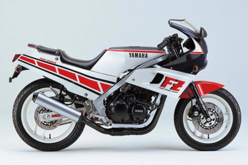 ヤマハ「FZ400R」の系譜｜満を持してデビューを果たした本格レプリカ【バイクの歴史】