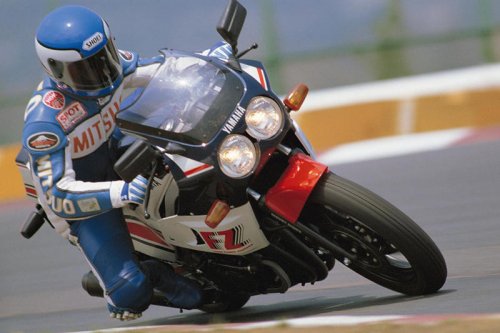 ヤマハ「FZ400R」の系譜｜満を持してデビューを果たした本格レプリカ【バイクの歴史】