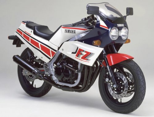 ヤマハ「FZ400R」の系譜｜満を持してデビューを果たした本格レプリカ【バイクの歴史】
