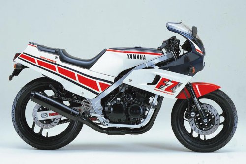 ヤマハ「FZ400R」の系譜｜満を持してデビューを果たした本格レプリカ【バイクの歴史】