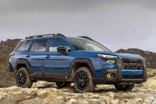 スバルが新型「アウトバック」を世界初公開。大胆なエクステリア デザインを採用