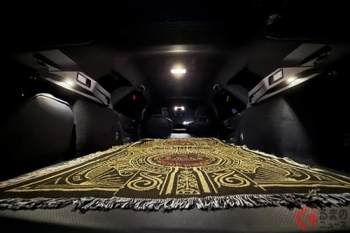 快適に「車中泊」出来た？ トヨタ新型「クラウンエステート」自慢の空間を体感！ 拡張ボードの使い勝手は？ 熟睡出来た？