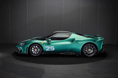 噂の新型モデル、フェラーリ296スペチアーレがついに登場！ デリバリーは2026年春 価格は約6500万円