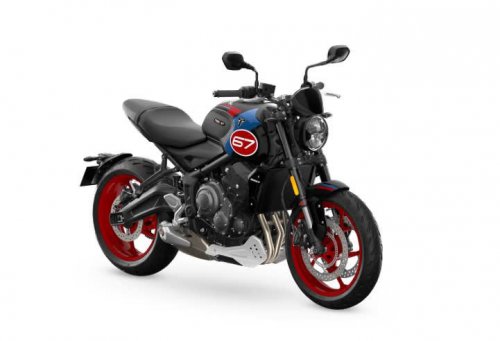 トライアンフ「67」伝説を継承 新型Trident Triple Tribute Black登場
