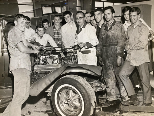 15 Gritty Photos of Mechanics That Are Pure Old-School Cool