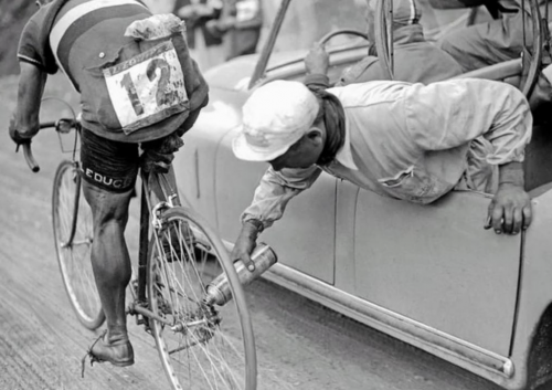 15 Gritty Photos of Mechanics That Are Pure Old-School Cool