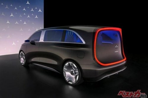 新型メルセデスベンツ VクラスはVIPテイストになる!? 巨大スクリーンも備わってるリアシートは高級ホテルのラウンジじゃん