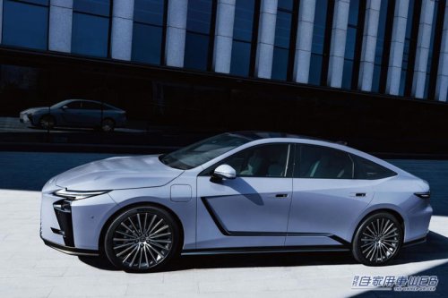 レクサス「新型ES」世界初披露【静粛性と乗り心地を極めた次世代モデルは、HEVとBEVで世界展開へ】